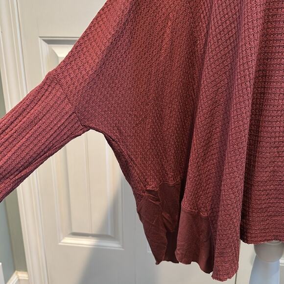 KyeMi Small Burgundy Batwing Waffle Knit Sweater Top NWOT - Picture 7 of 12